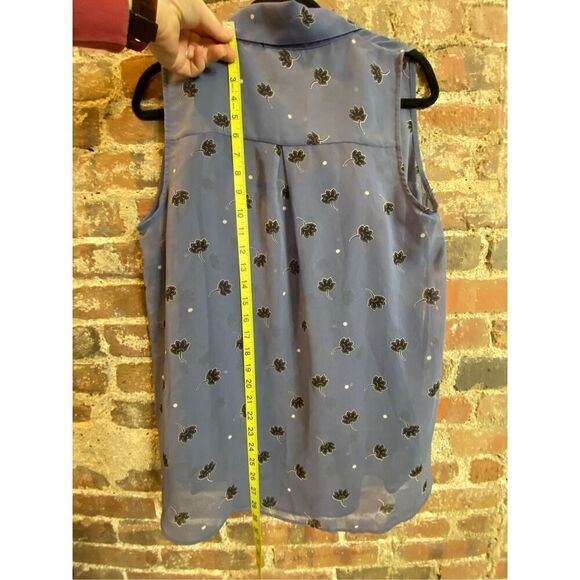 CAbi Blue/Black Floral 2-piece Scoop Shawl Sleeveless Blouse with Removable Cami - Picture 6 of 6